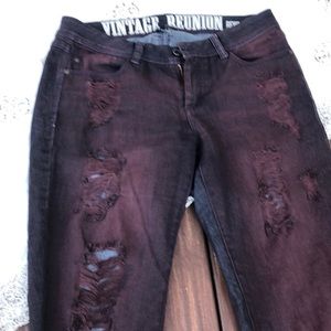 DISTRESSED JEANS